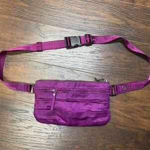 Lululemon festival pouch
